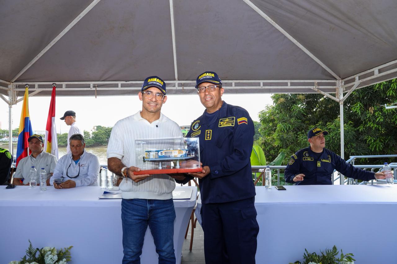 COTECMAR_ENTREGA_BUSINU_MONTERIA